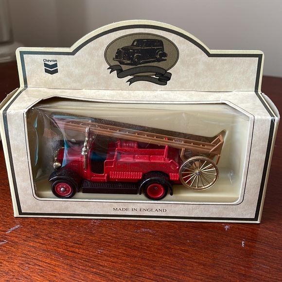 Chevron Commemorative Collection Die Cast Vehicles - 1 pkg of 3 Trucks - Picture 9 of 14